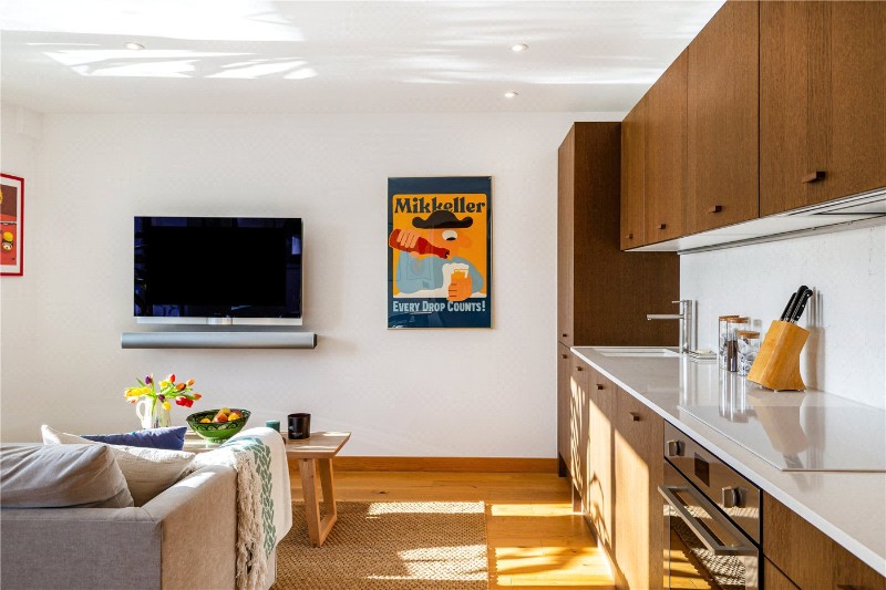 Clapham HIgh Street, London, SW4