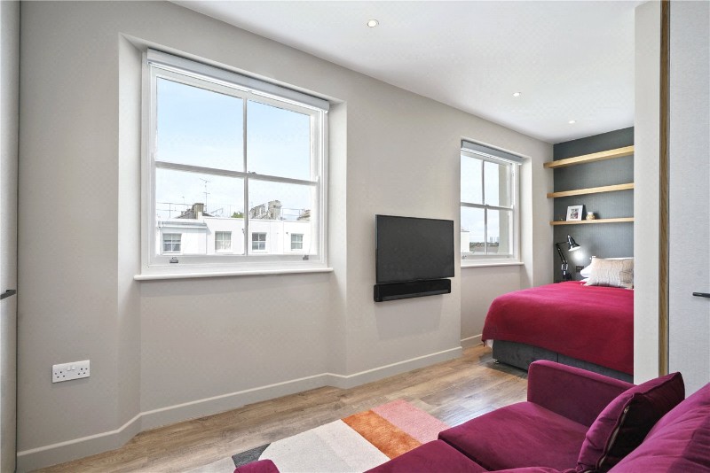 Pinehurst Court, London, W11