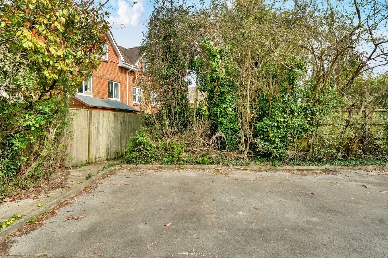 Whitlet Close, Farnham, Surrey, GU9