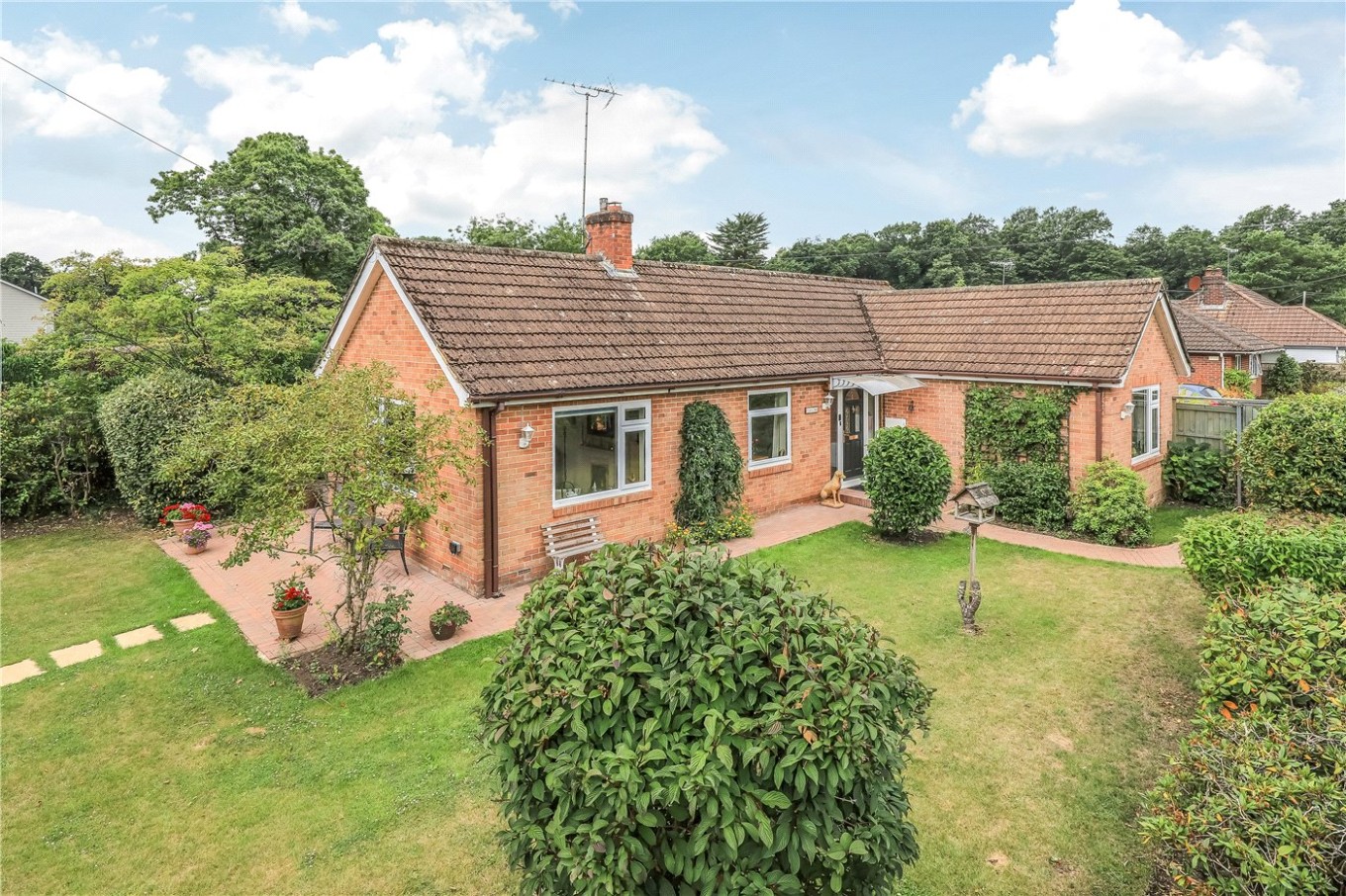 3 bedroom property for sale in Hamdown Crescent, East Wellow, Romsey