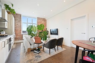Stanley Gardens, London, W3