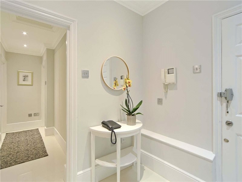 Queen's Gate, London, SW7