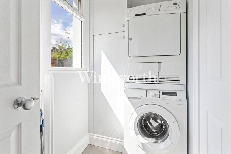 Lytton Avenue, London, N13