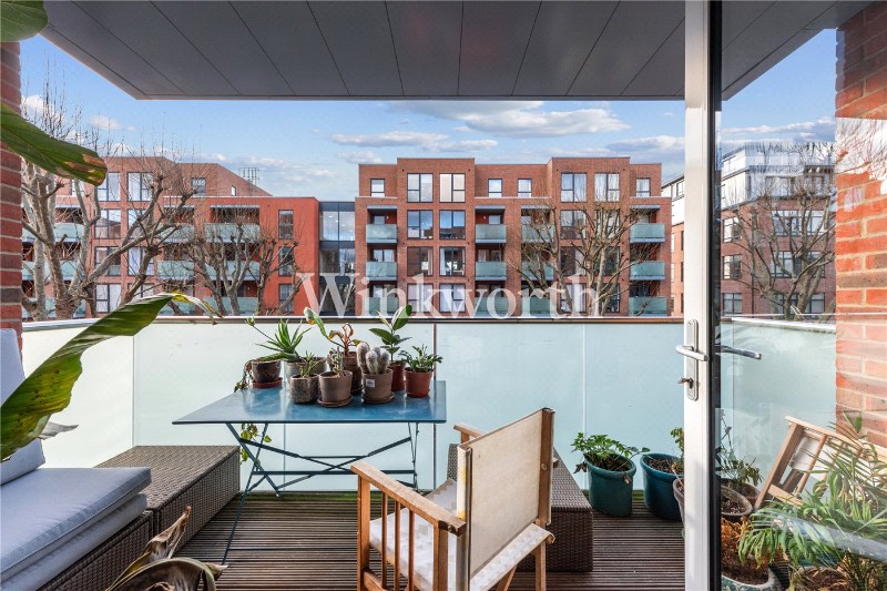 Bathurst Square, London, N15