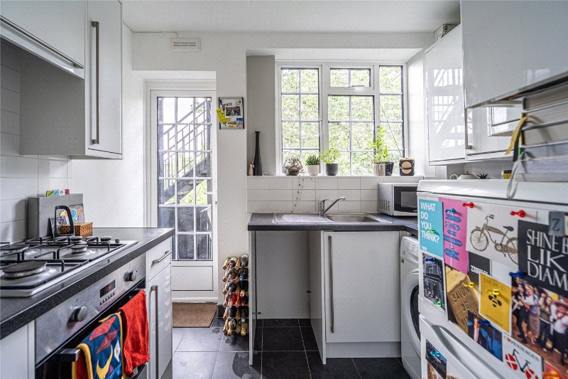 Leigham Avenue, London, SW16