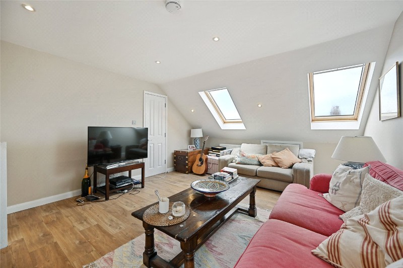 Ormiston Grove, London, W12