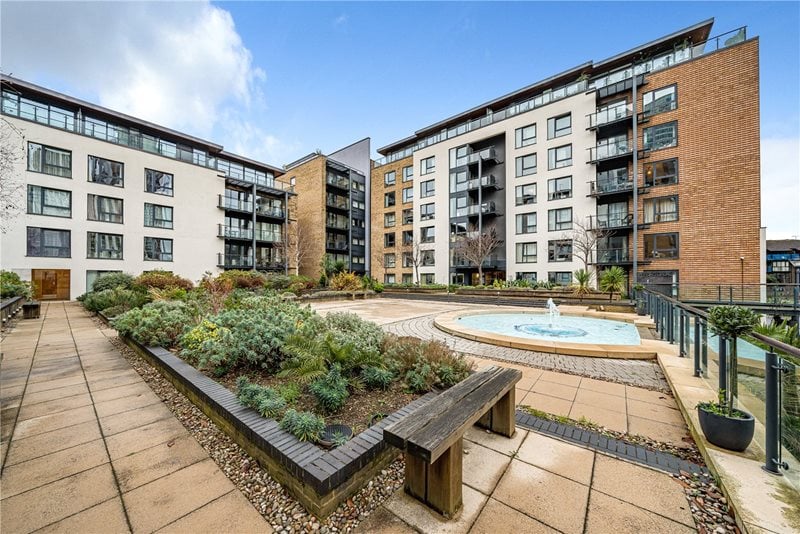 Boardwalk Place, London, E14