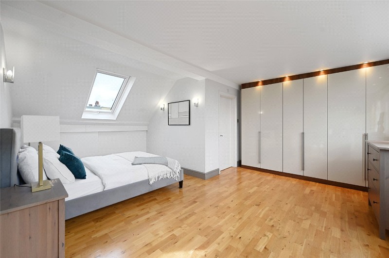 Warwick Road, London, W5