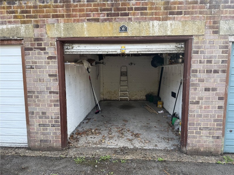 Westleigh Avenue, London, SW15