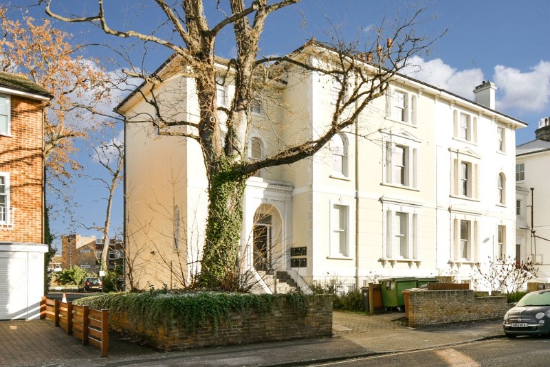 Uxbridge Road, Kingston upon Thames, KT1