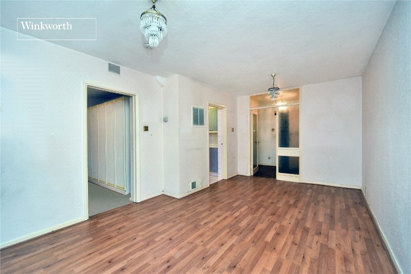 Robin Hood Lane, Sutton, SM1