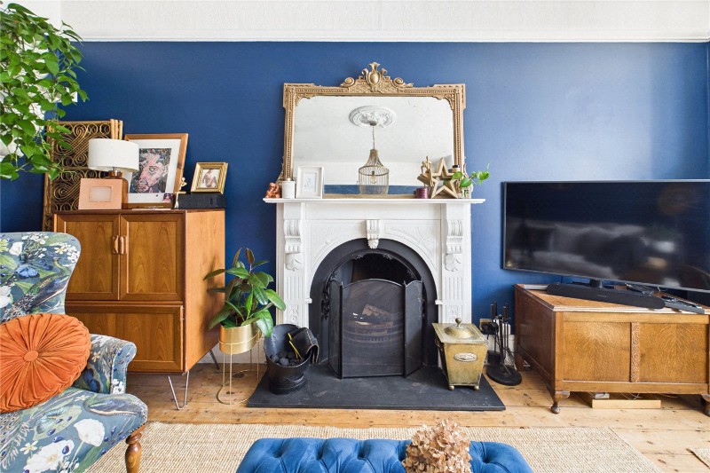 Hopton Road, London, SW16