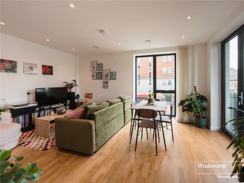 Station Approach, Ruislip, HA4