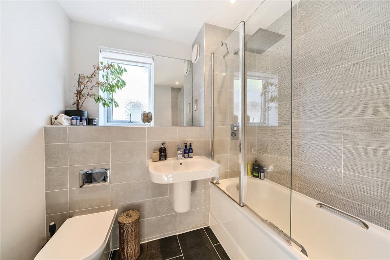 Langham Court, Farnham, Surrey, GU9