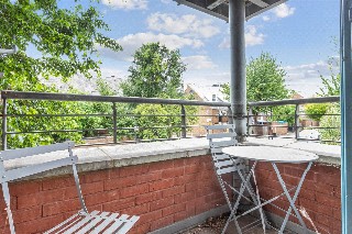 Wellington Square, London, N1