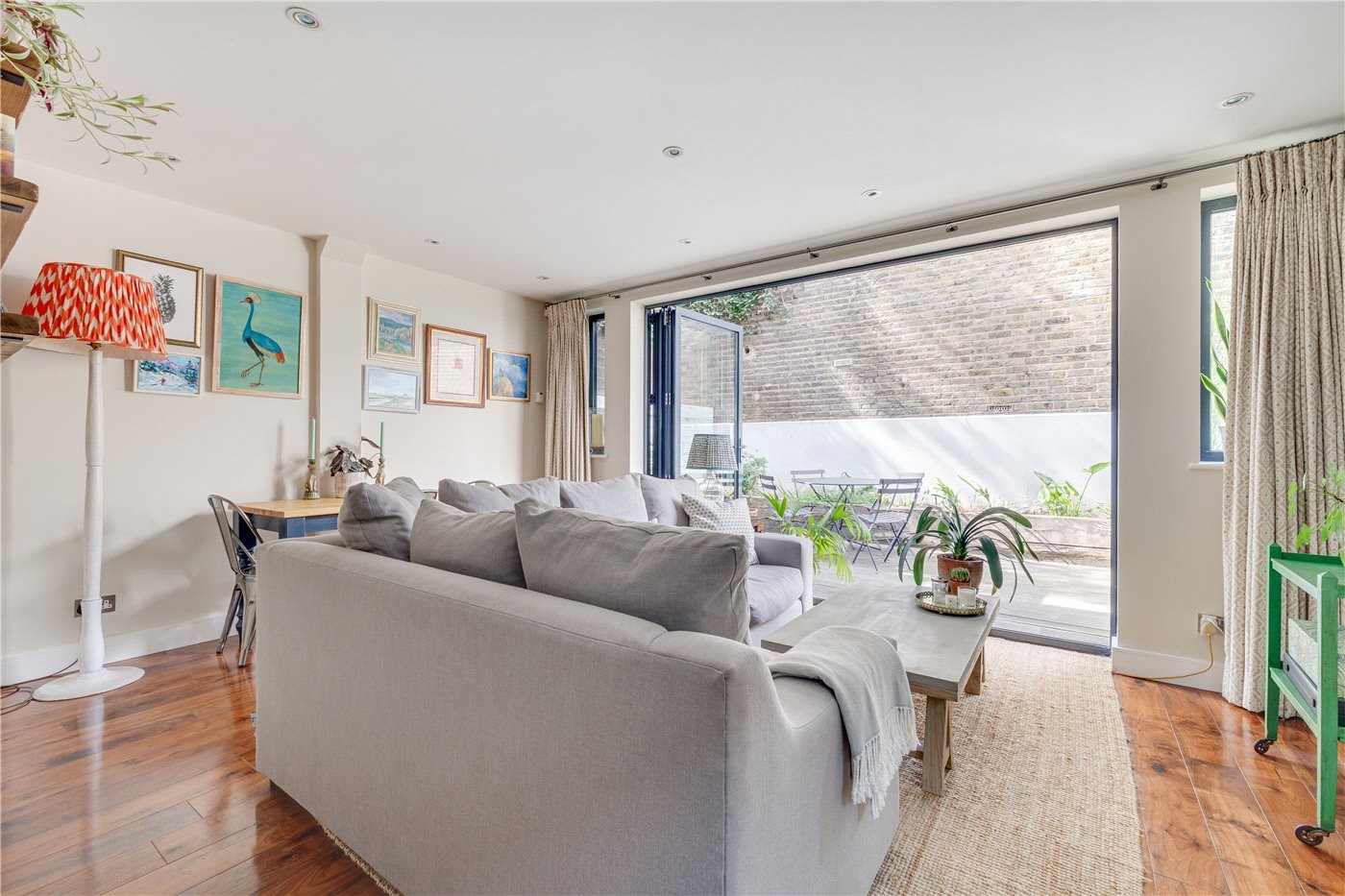 2 bedroom property for sale in Seagrave Road, London, SW6 (Ref