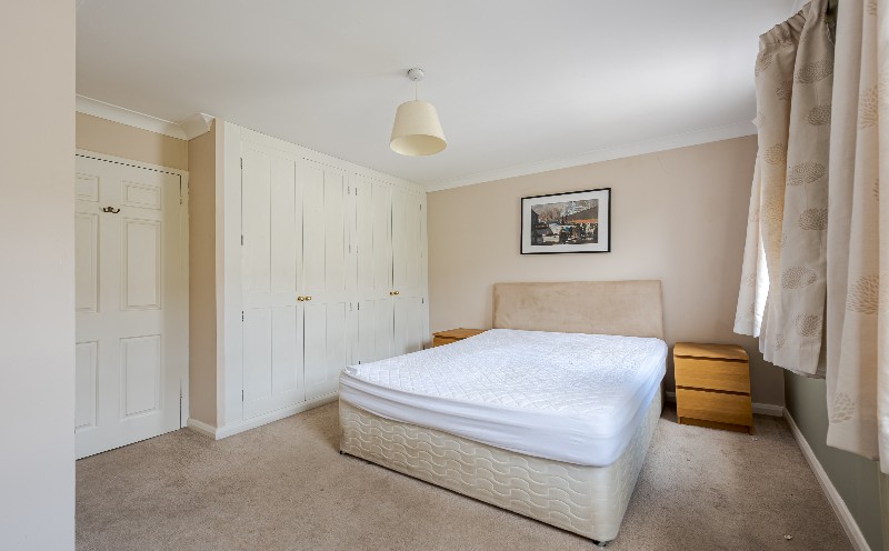 Usborne Mews, London, UK, SW8