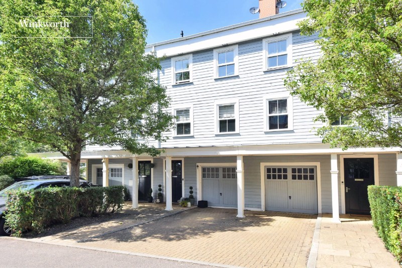 Lewiston Close, Worcester Park, KT4