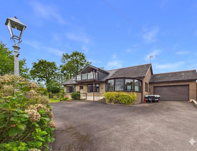Lower Town, Sampford Peverell, Tiverton, Devon, EX16