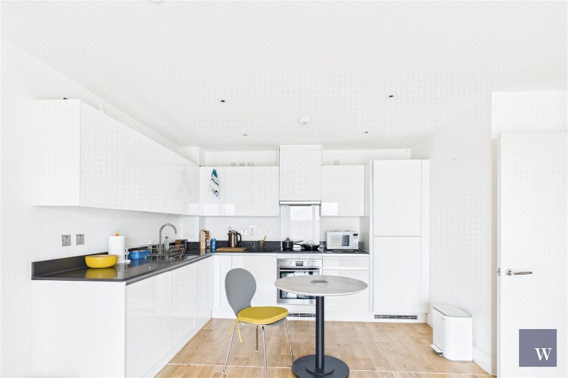 Streatham High Road, London, SW16