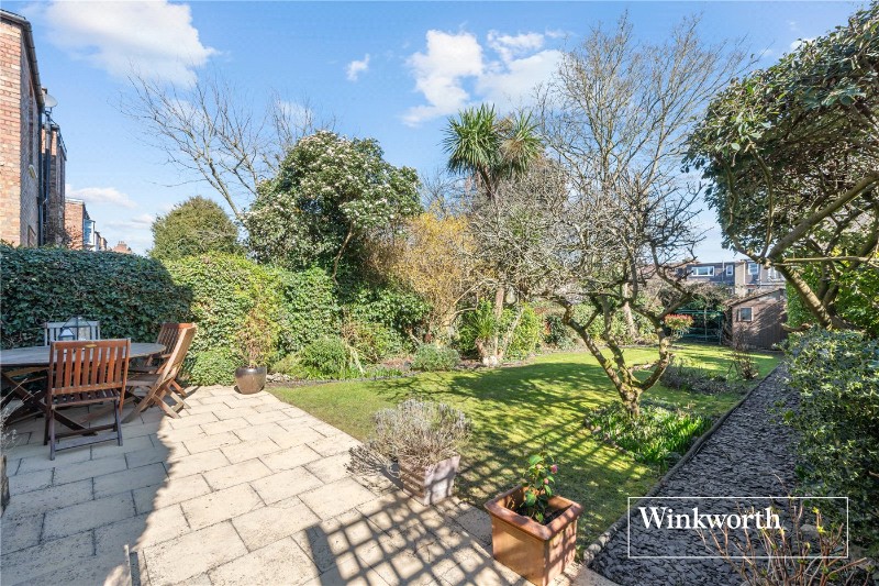 Etchingham Park Road, Finchley, London, N3