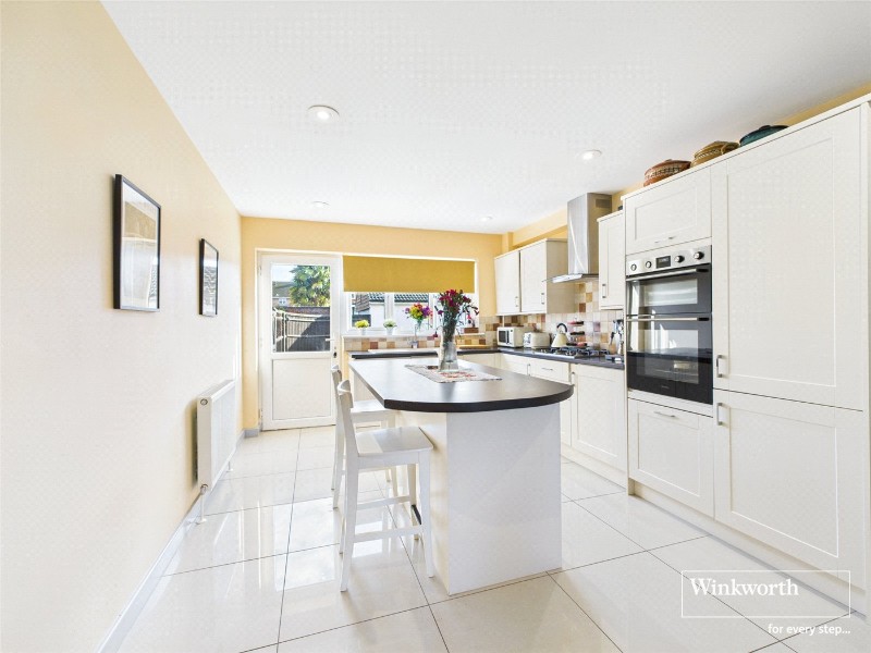 Wellington Close, Newbury, Berkshire, RG14