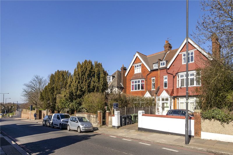 Tooting Bec Gardens, London, SW16