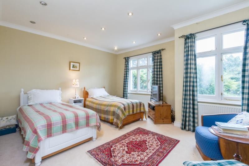 Castelnau, Barnes, SW13