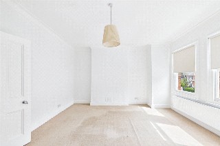 Dinsmore Road, London, SW12