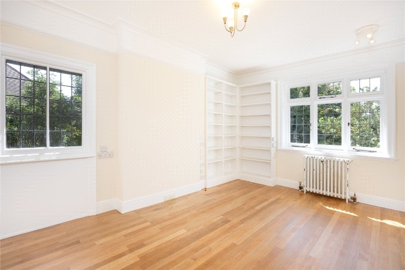 Westmead, London, SW15