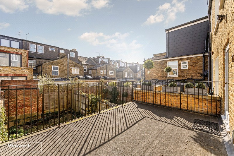 Alkerden Road, London, W4