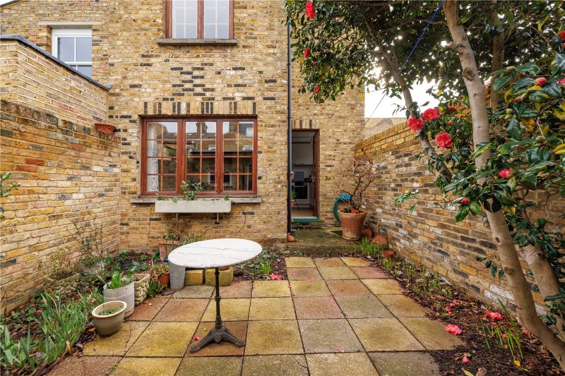 Basuto Road, London, SW6