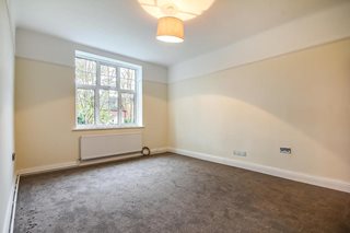 Gloucester Court, Kew Road, Kew, TW9