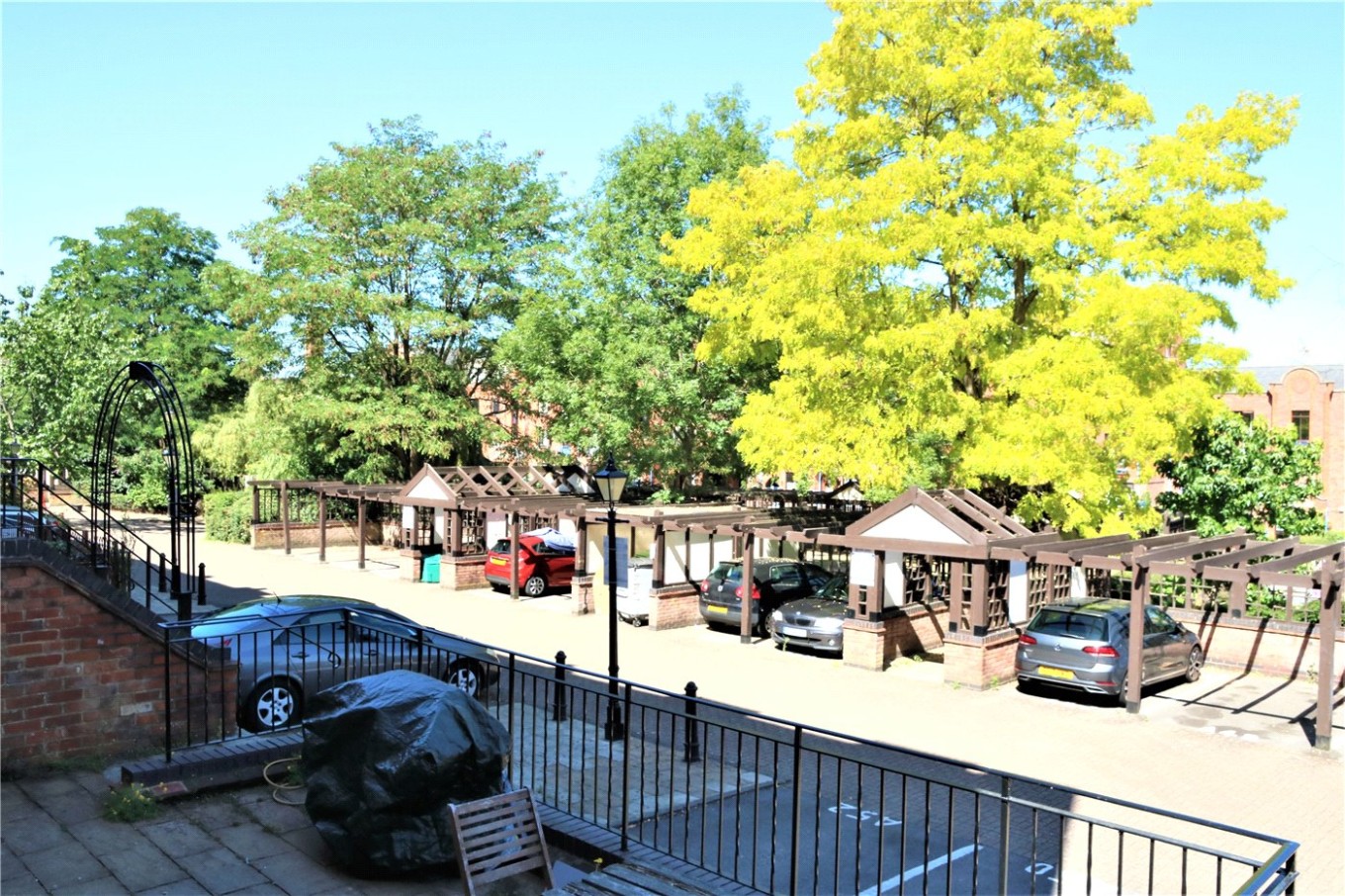 2 bedroom property for sale in Albion Terrace, London Road, Reading