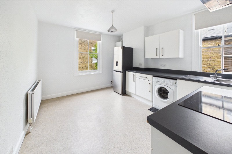 Dinsmore Road, London, SW12