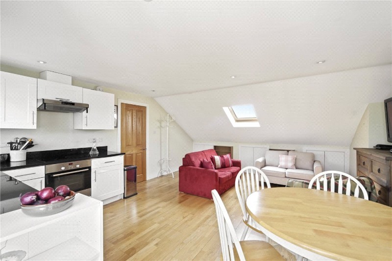 Davisville Road, London, W12