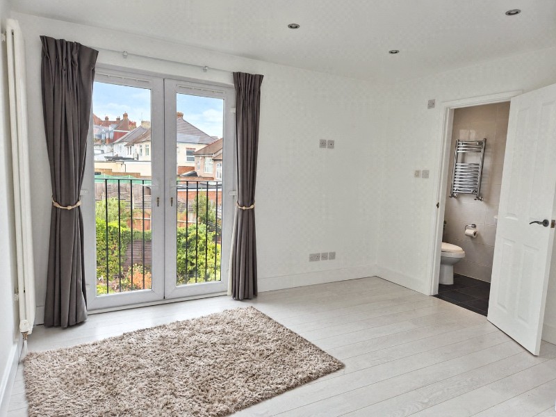 East Walk, East Barnet, EN4