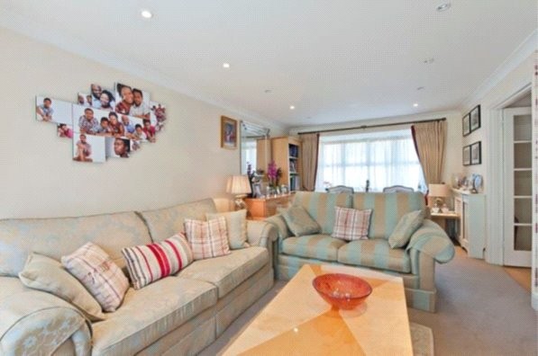 Saint Andrews Gardens, Cobham, Surrey, KT11
