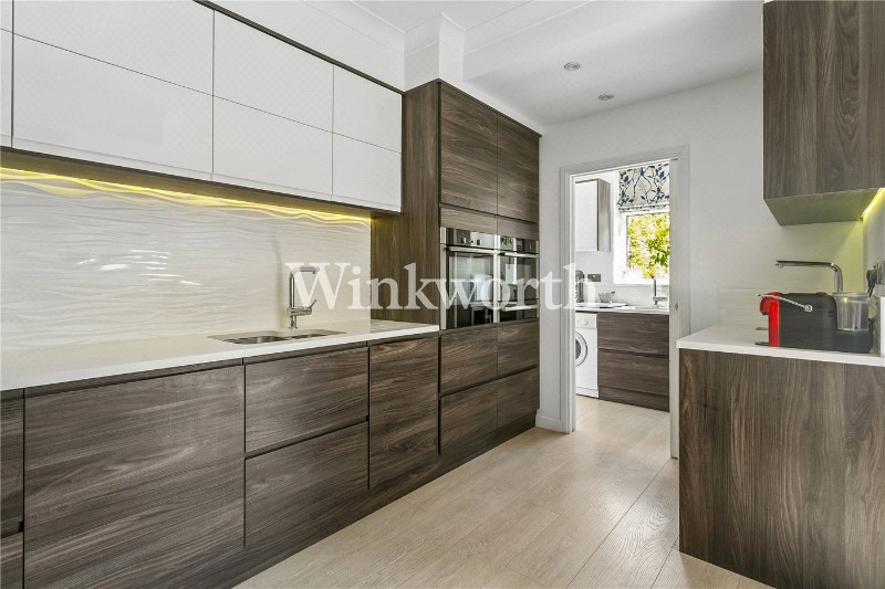 Broomfield Avenue, London, N13
