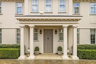 Roedean Crescent, London, SW15