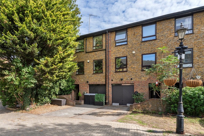 Abinger Mews, London, W9