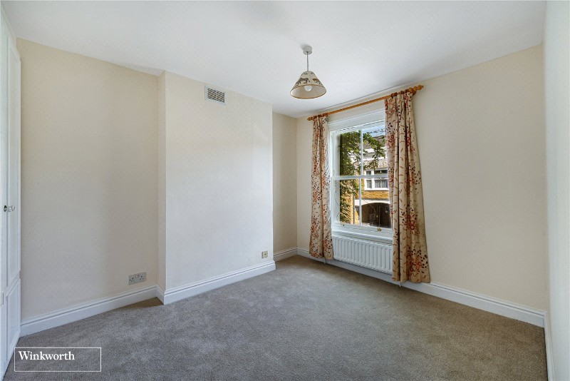 Short Road, London, W4