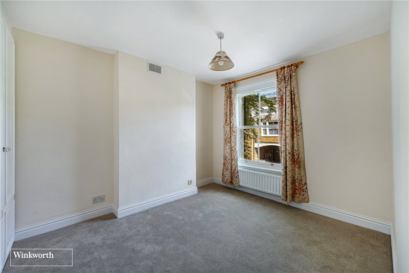 Short Road, London, W4