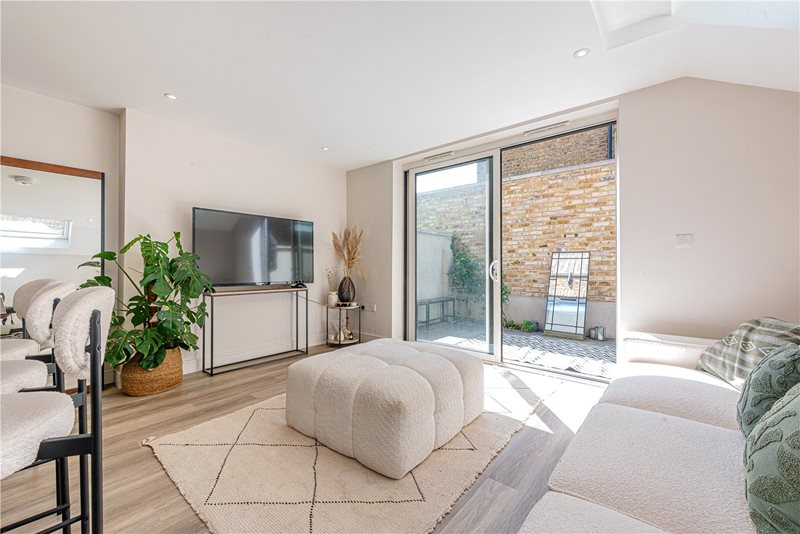 Purves Road, London, NW10