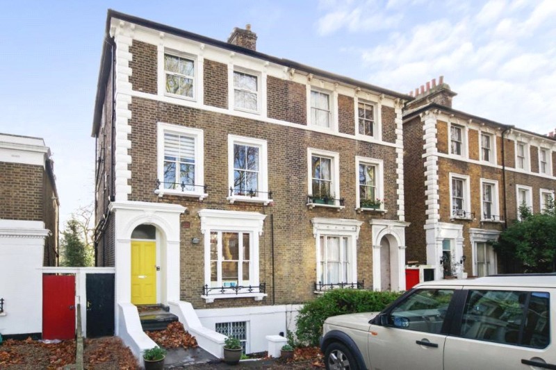 1 bedroom property for sale in Chiswick High Road, Chiswick, London, W4