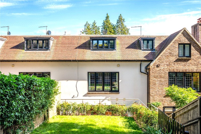 Dacre Close, Chipstead, Surrey, CR5