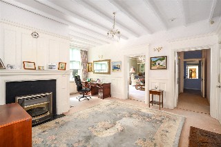 Oatlands Chase, Weybridge, Surrey, KT13