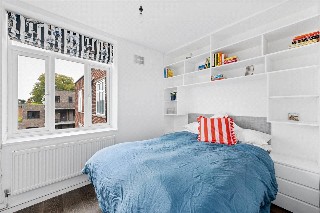 Shacklewell Lane, London, E8