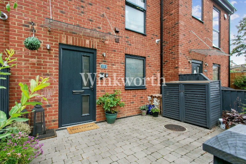 Brownlow Road, London, N11