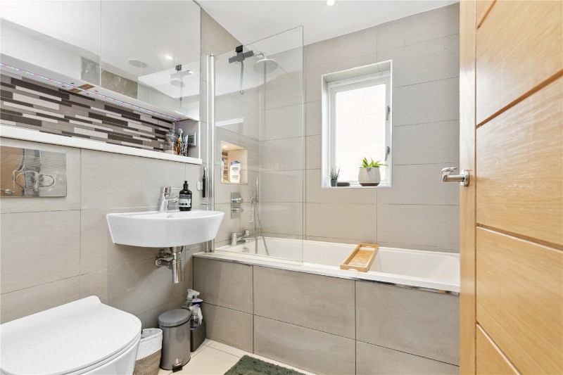 Myddleton Avenue, London, N4
